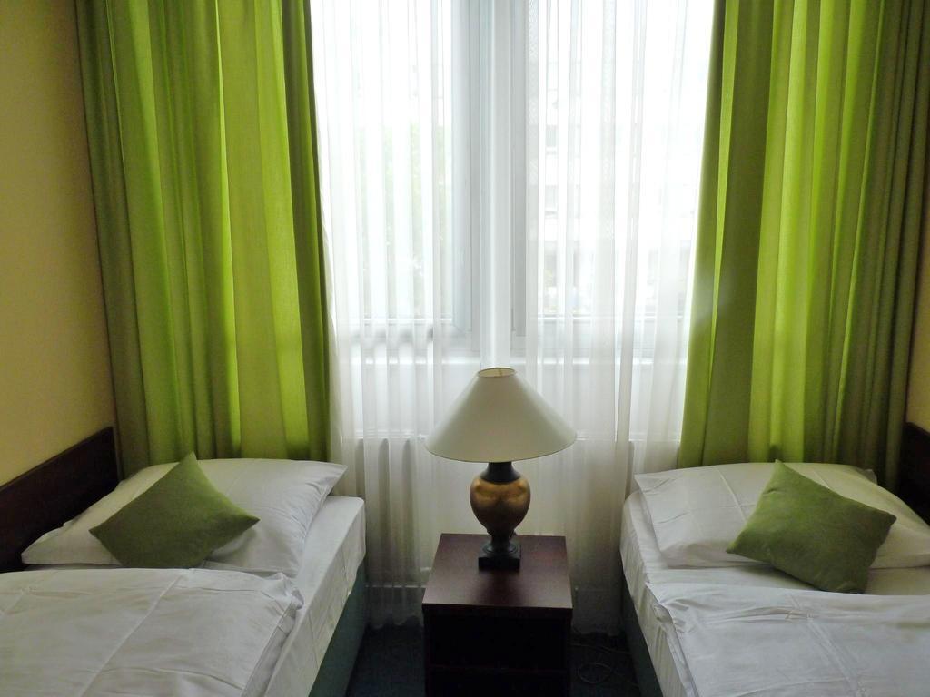 Hotel & Hostel Florian Prag Eksteriør billede