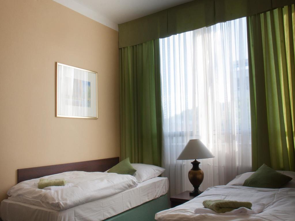 Hotel & Hostel Florian Prag Eksteriør billede