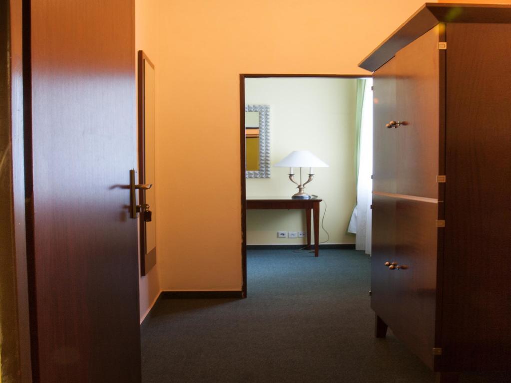 Hotel & Hostel Florian Prag Eksteriør billede